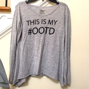 EPIC THREADS Girls Top Size XL Gray Graphic Long Sleeves Tee